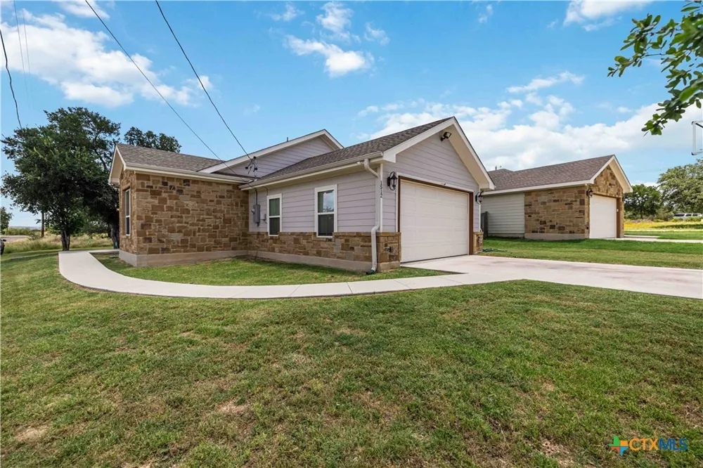 1512 Stonecrest Drive Granite Shoals, TX 78654