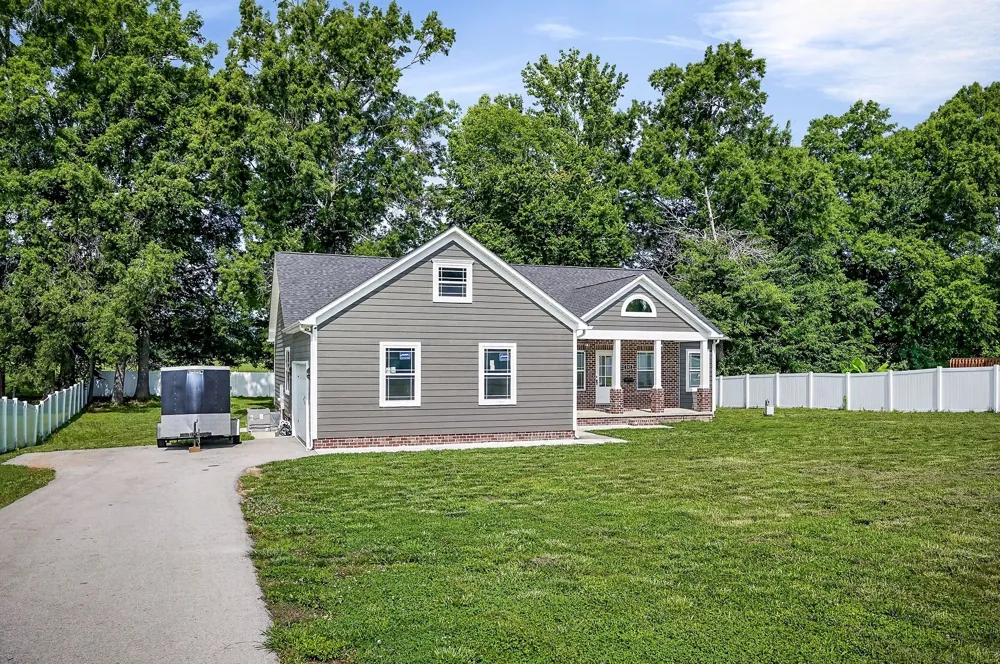 242 Grace Dr Sparta, TN 38583