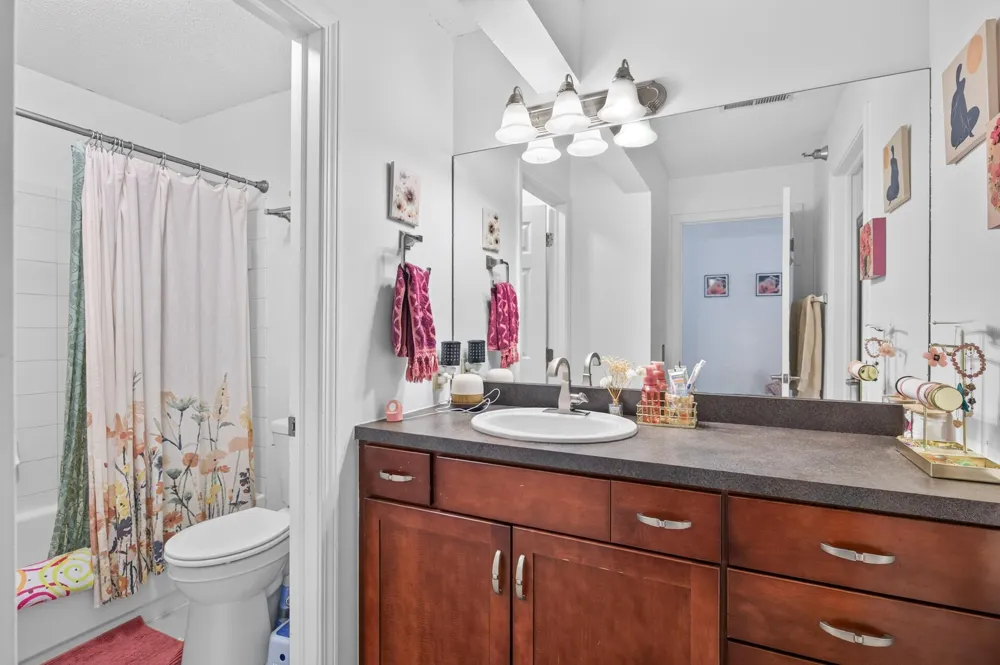 6167 Chasewood Parkway #202 Minnetonka, MN 55343