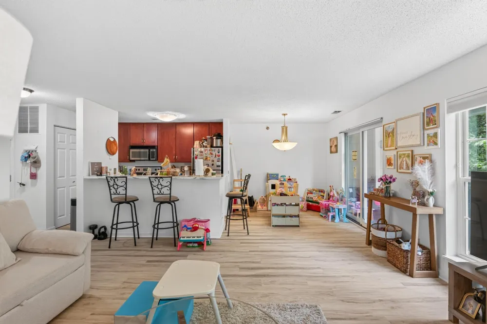 6167 Chasewood Parkway #202 Minnetonka, MN 55343