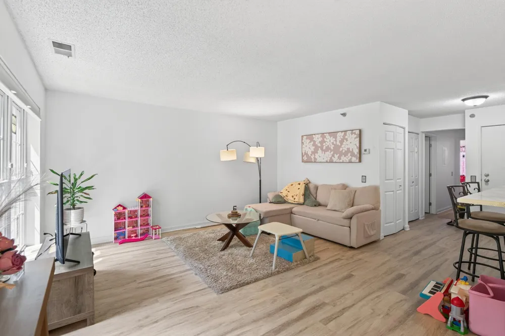 6167 Chasewood Parkway #202 Minnetonka, MN 55343