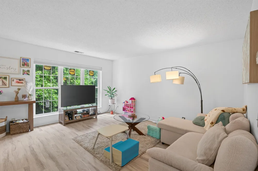 6167 Chasewood Parkway #202 Minnetonka, MN 55343