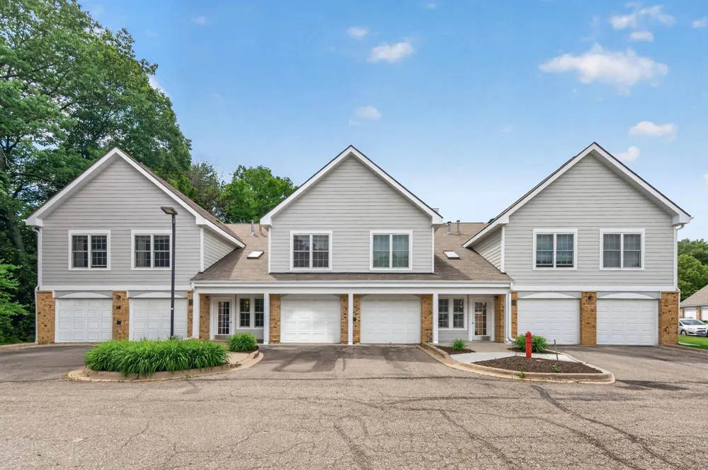 6167 Chasewood Parkway #202 Minnetonka, MN 55343