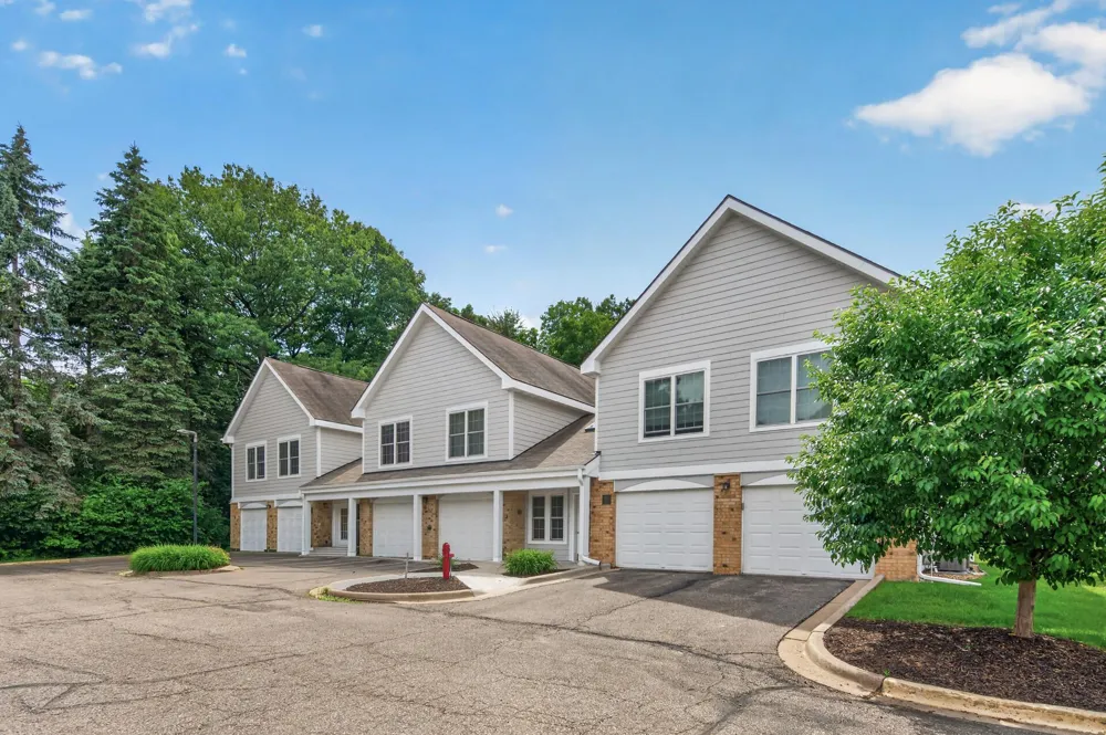 6167 Chasewood Parkway #202 Minnetonka, MN 55343