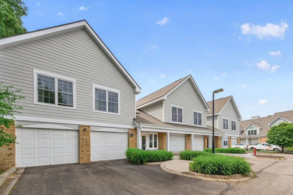 6167 Chasewood Parkway #202 Minnetonka, MN 55343