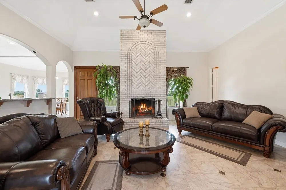 130 Duncan Lane Liberty, TX 77575