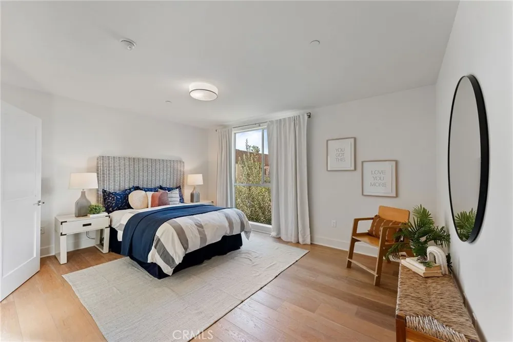 118 Kings Rd #201 Los Angeles, CA 90048
