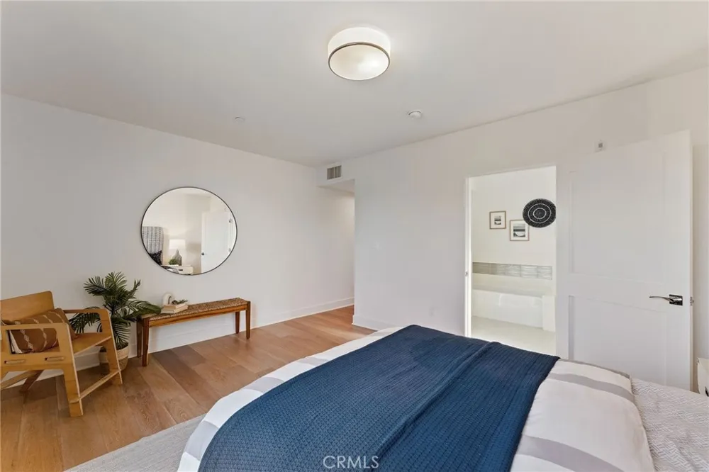118 Kings Rd #201 Los Angeles, CA 90048
