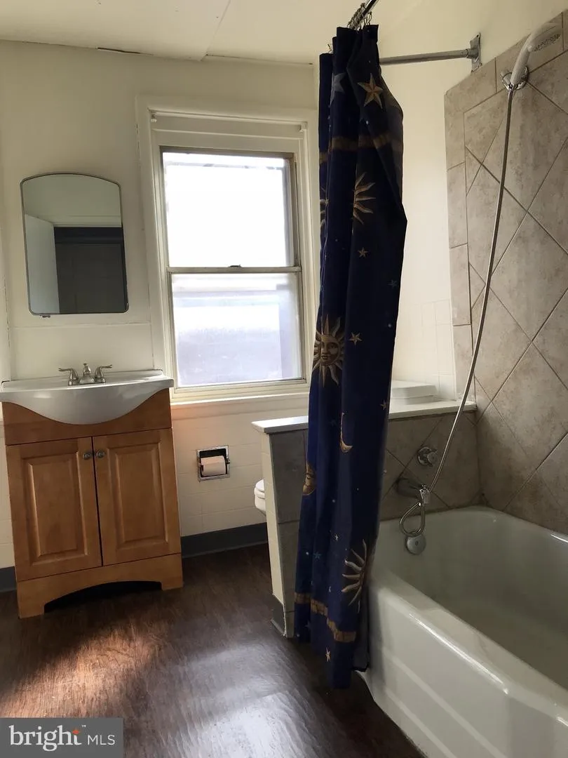1037 COTTON STREET Reading, PA 19602