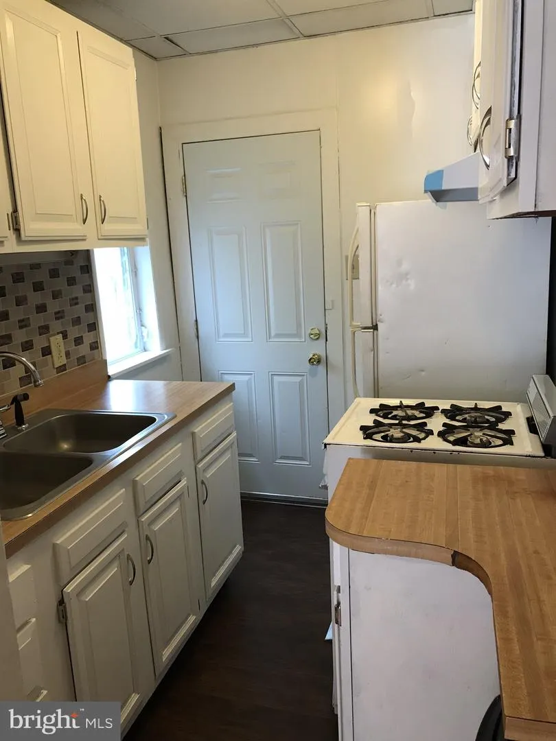 1037 COTTON STREET Reading, PA 19602