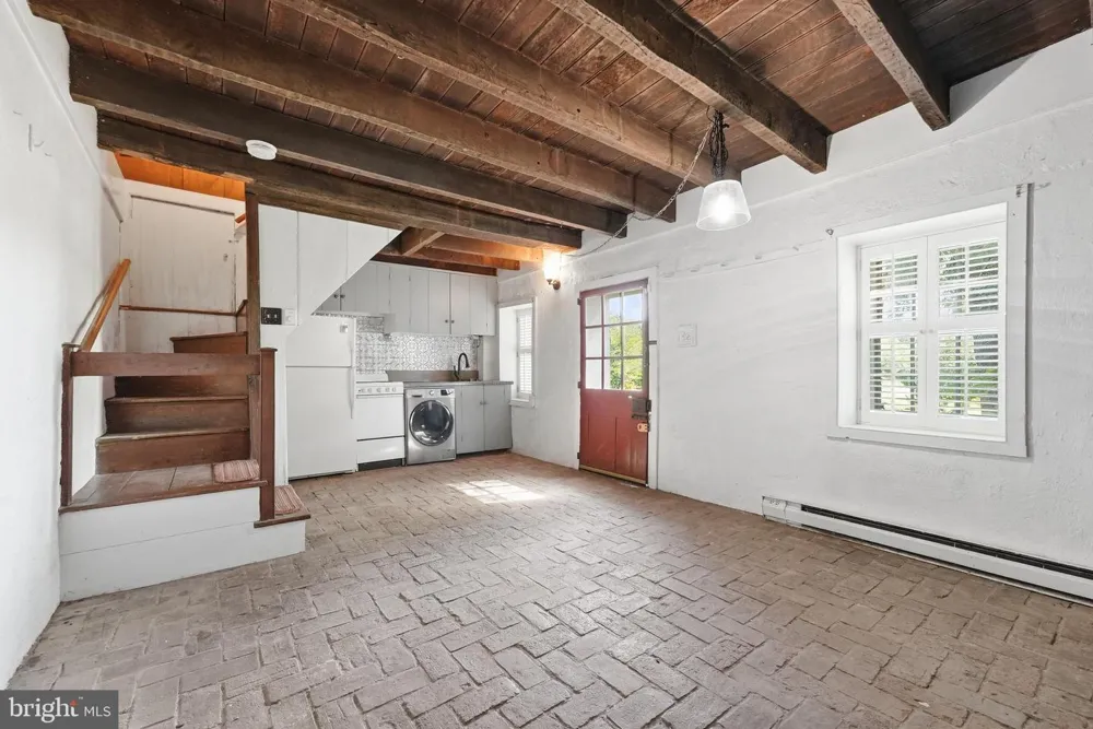 8200 BUCKLAND MILL ROAD Gainesville, VA 20155