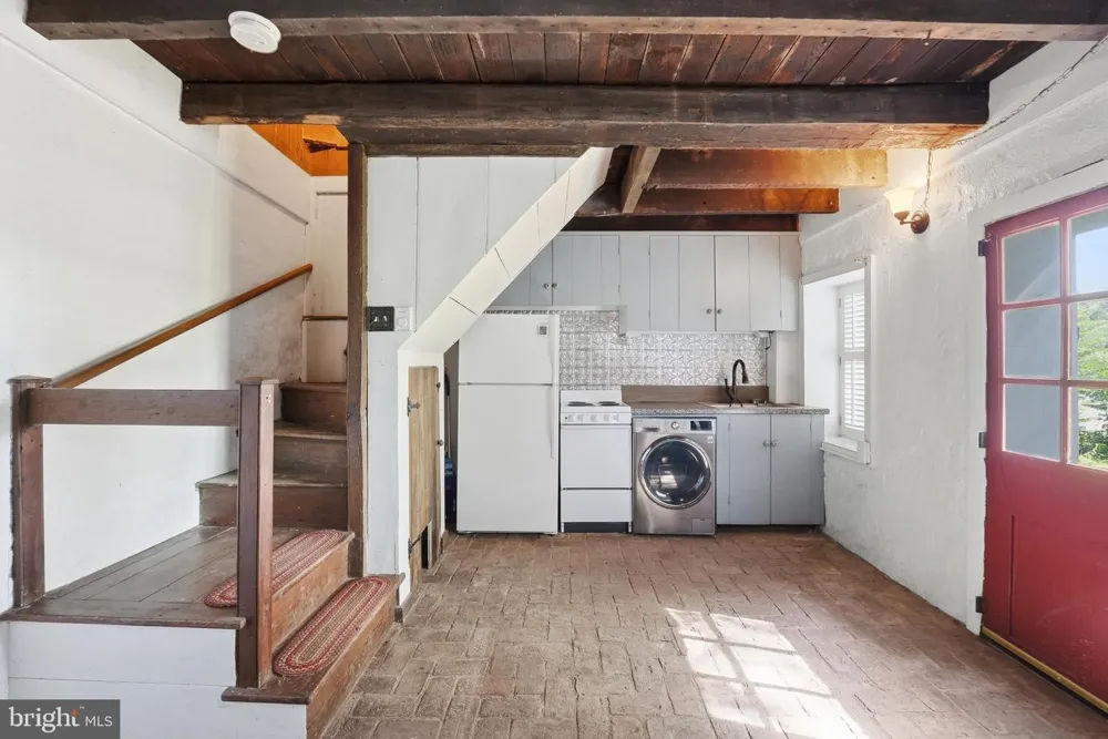 8200 BUCKLAND MILL ROAD Gainesville, VA 20155