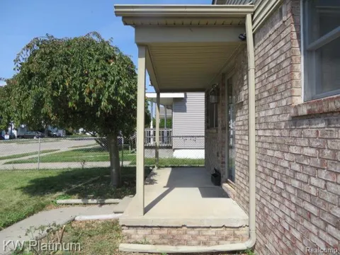 23120 LAMBRECHT AVENUE