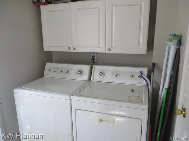 23120 LAMBRECHT AVENUE Eastpointe City, MI 48021