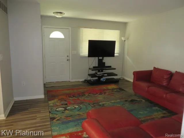 23120 LAMBRECHT AVENUE Eastpointe City, MI 48021