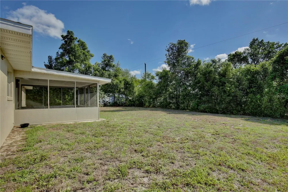 1847 FAYETTEVILLE AVE Deltona, FL 32725
