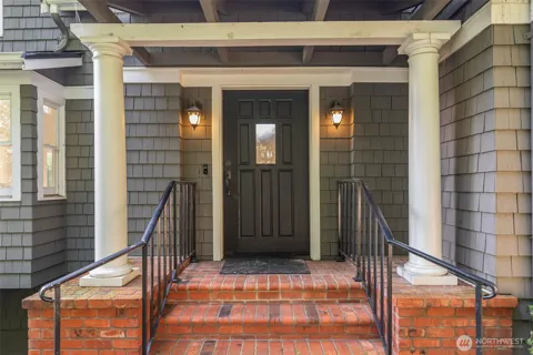 7626 NE 8th Street