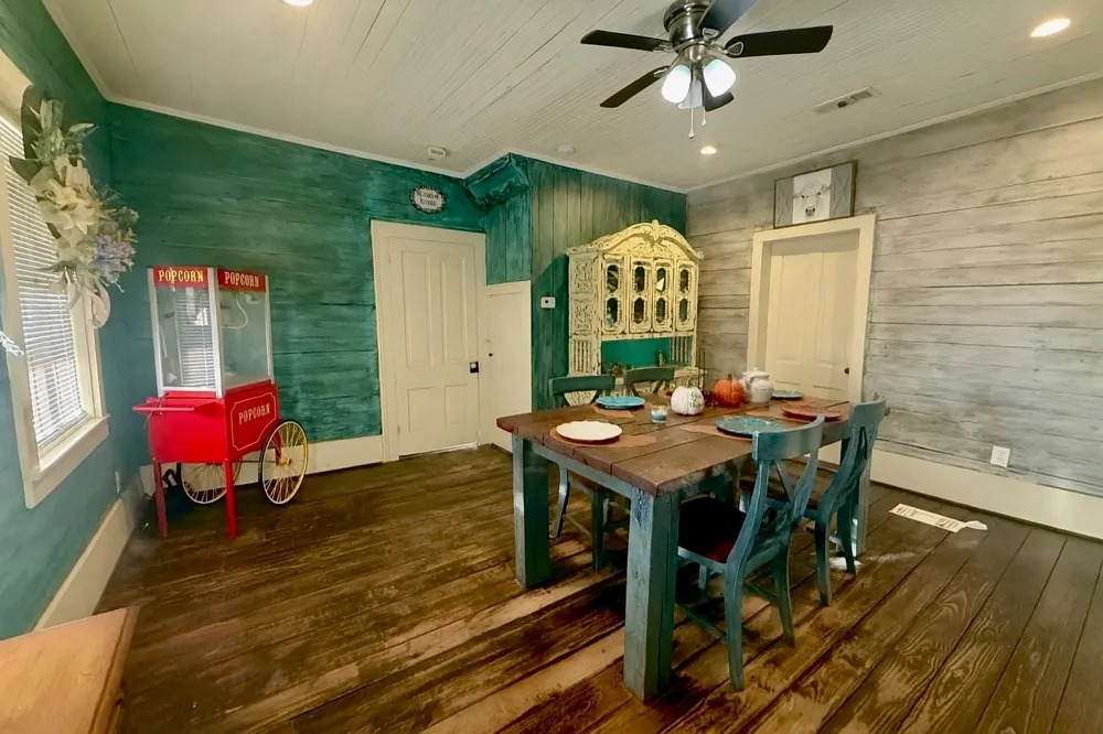 841 S Loop 497 Brenham, TX 77833