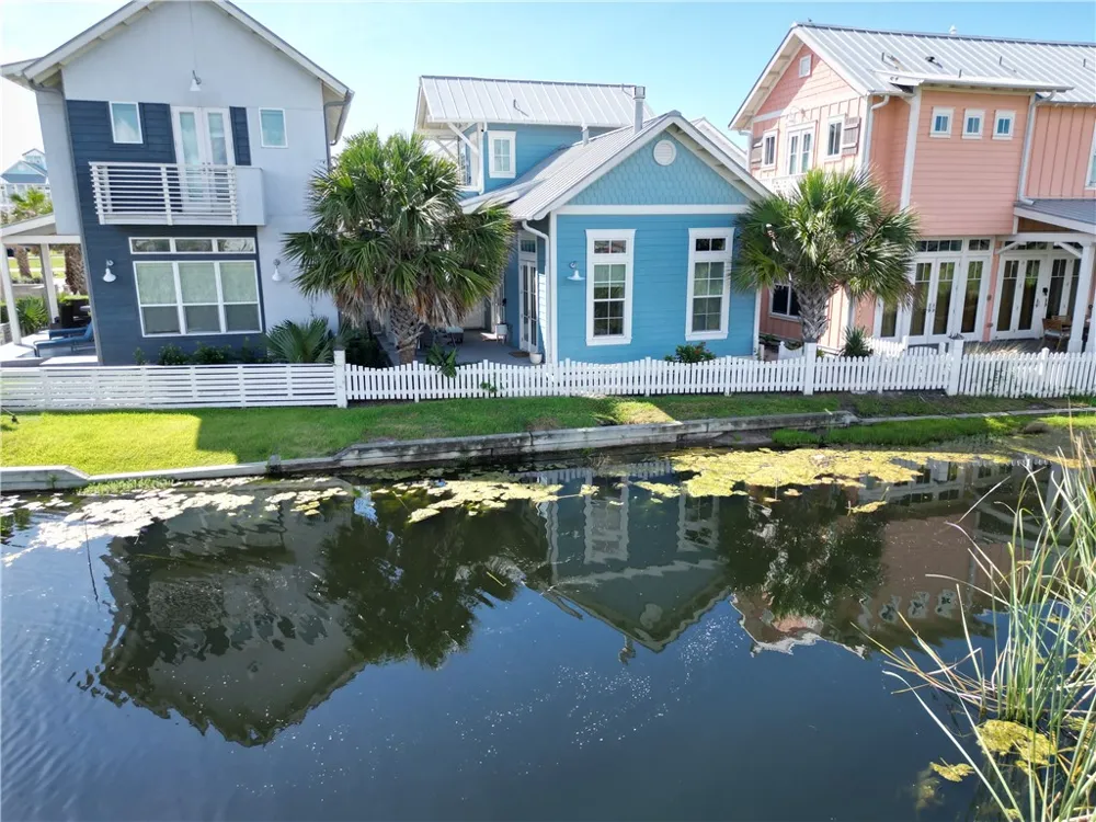 600 Center Square North #7 Port Aransas, TX 78373