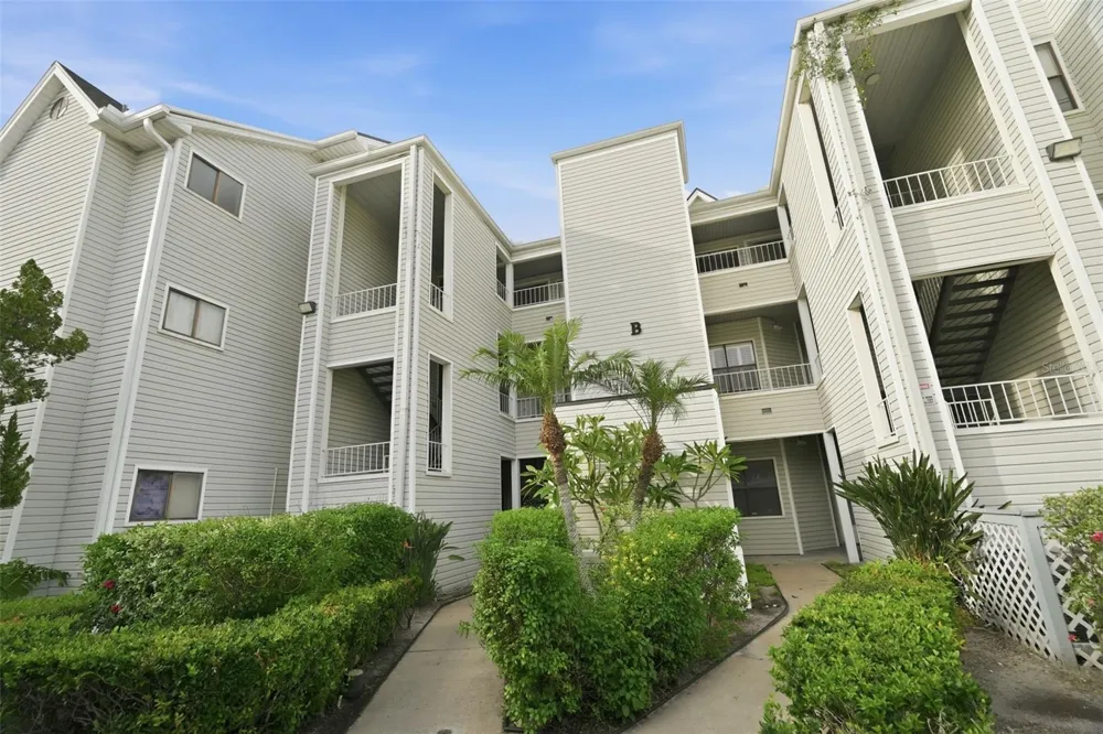 3127 W SLIGH AVENUE #203B Tampa, FL 33614