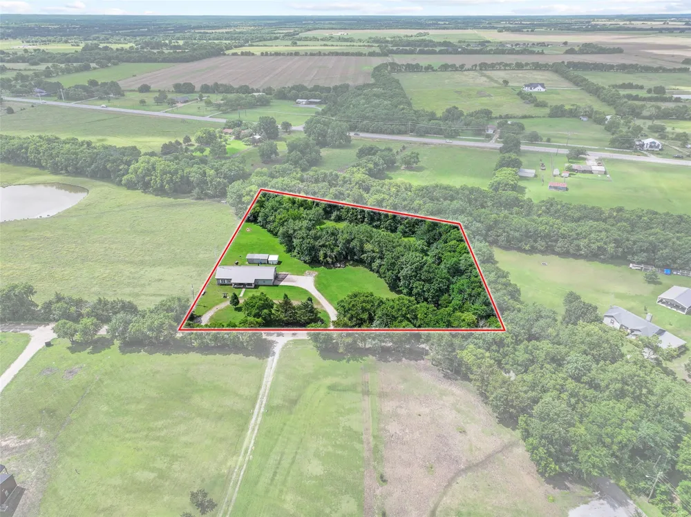 1673 County Road 1525 Ector, TX 75439