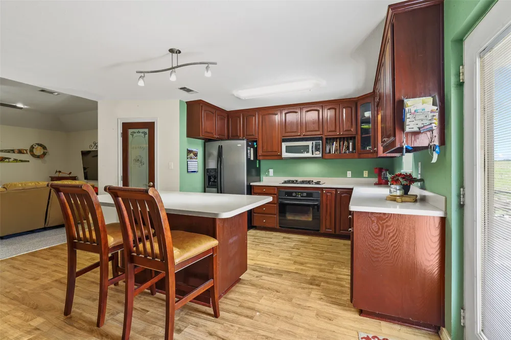 1673 County Road 1525 Ector, TX 75439