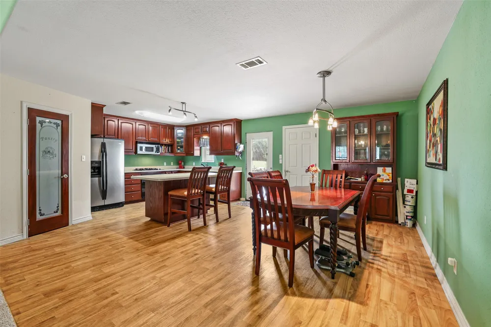 1673 County Road 1525 Ector, TX 75439