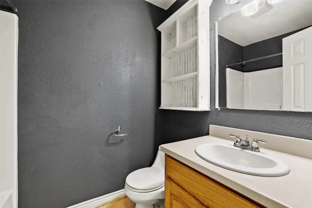 1673 County Road 1525 Ector, TX 75439