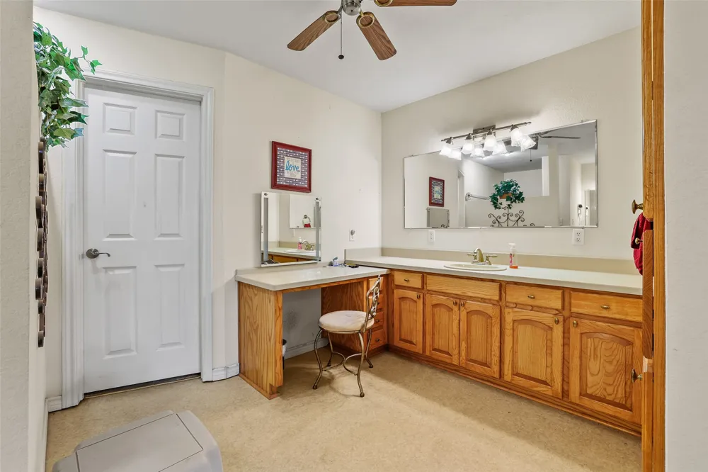 1673 County Road 1525 Ector, TX 75439
