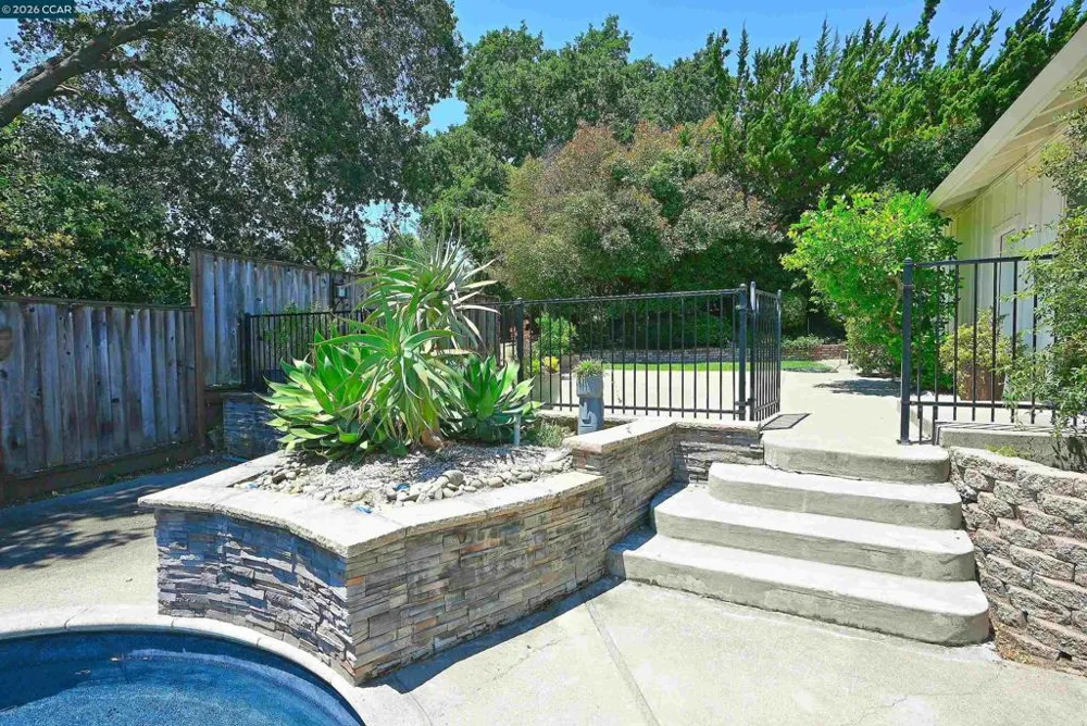 731 Hamilton Dr Pleasant Hill, CA 94523