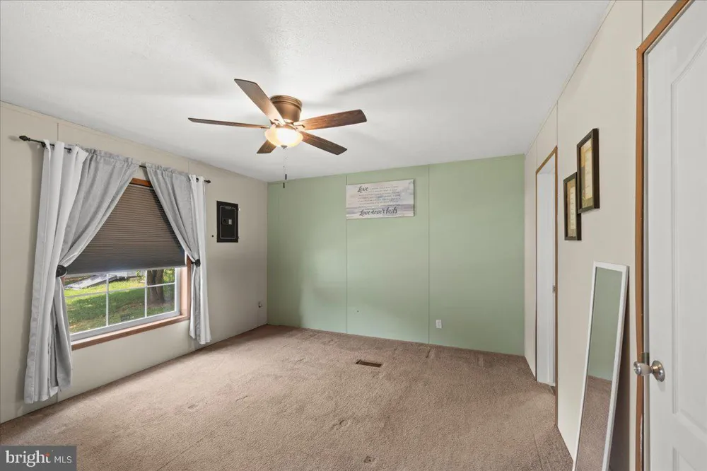 28 OAK KNOLL ESTATE Elizabethtown, PA 17022
