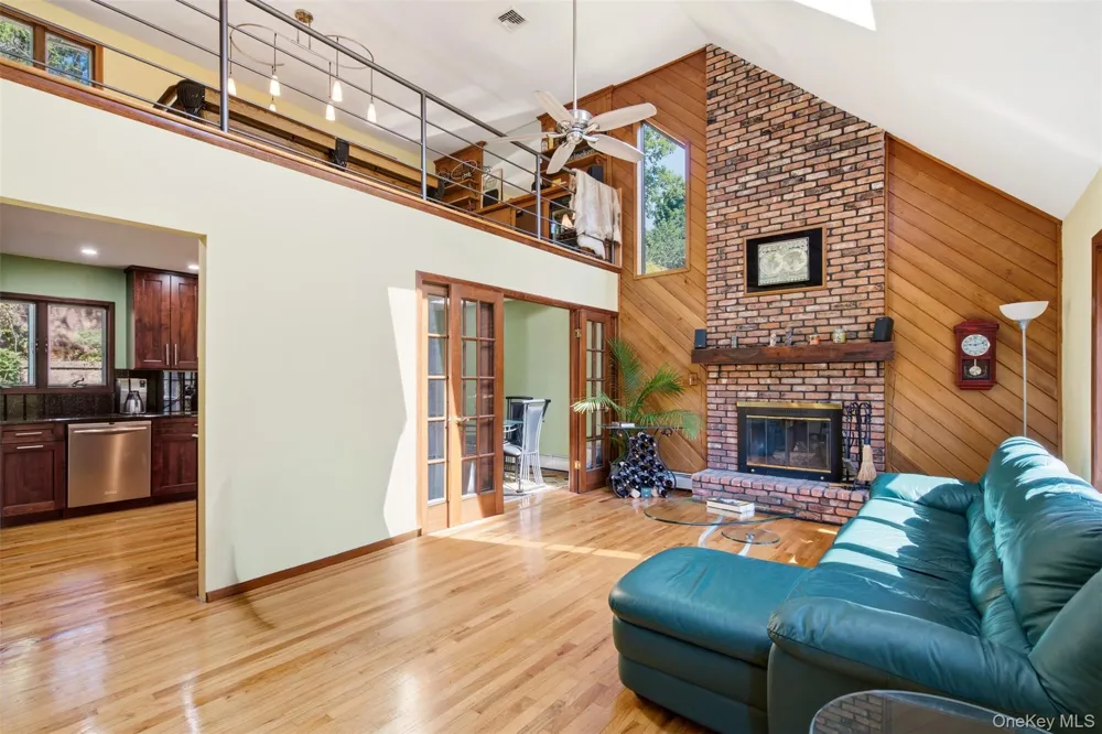 29 Vineyard Road Huntington, NY 11743