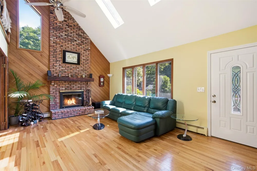 29 Vineyard Road Huntington, NY 11743