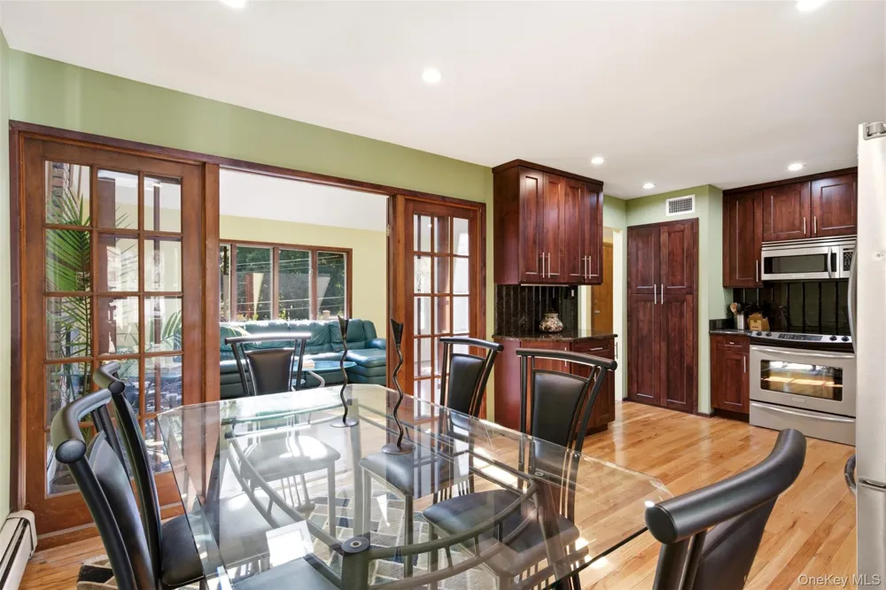 29 Vineyard Road Huntington, NY 11743