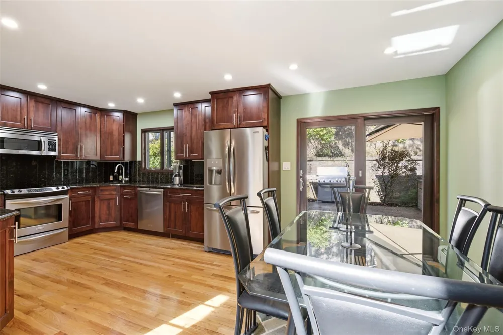29 Vineyard Road Huntington, NY 11743