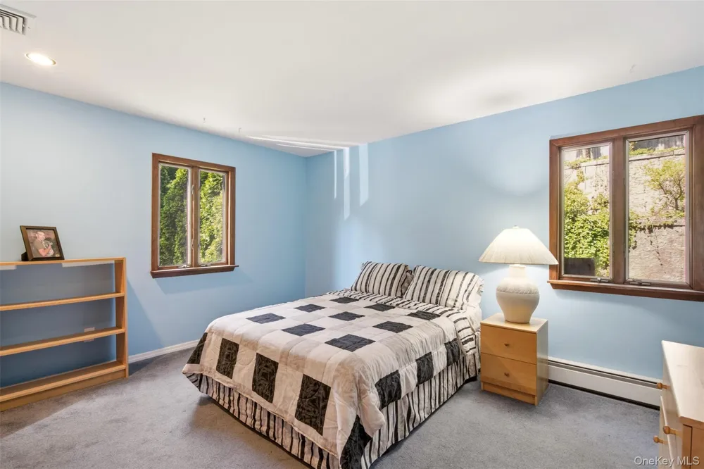 29 Vineyard Road Huntington, NY 11743