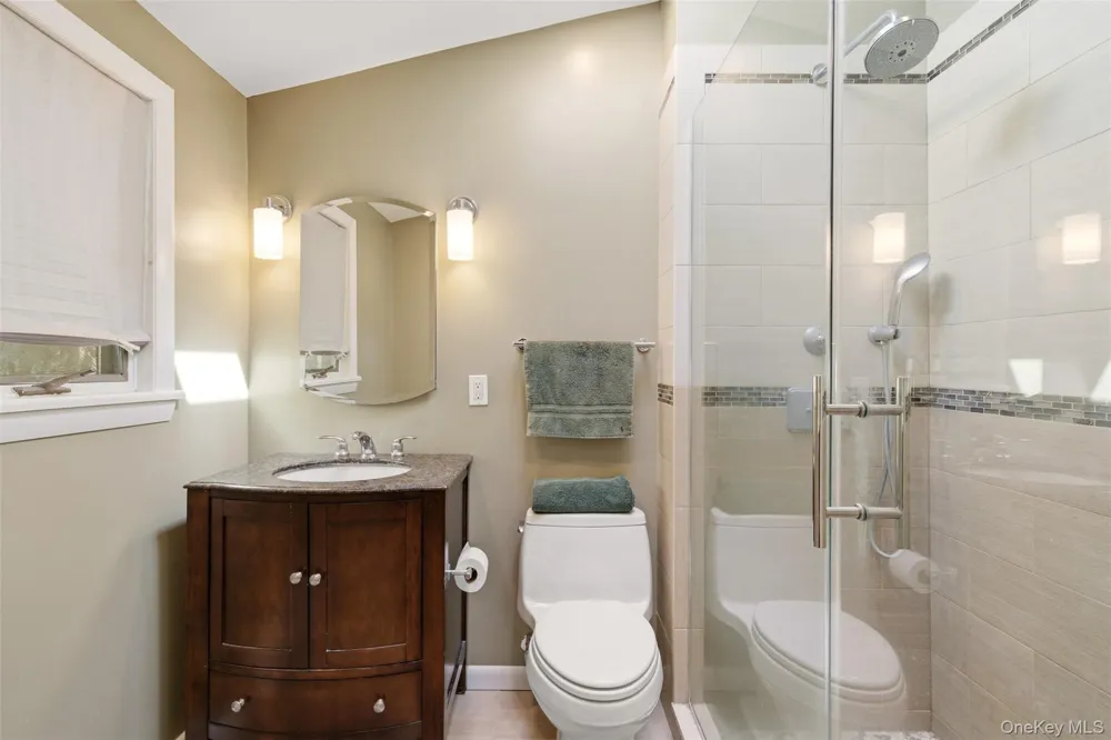 29 Vineyard Road Huntington, NY 11743