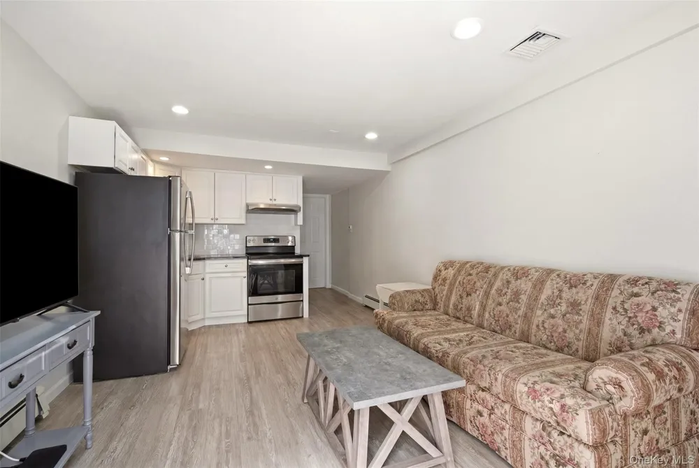 29 Vineyard Road Huntington, NY 11743