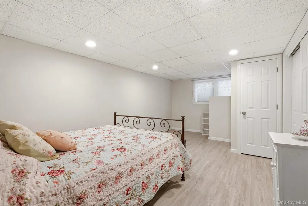 29 Vineyard Road Huntington, NY 11743