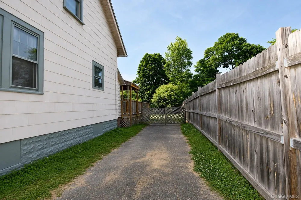 630 Route 212 Saugerties, NY 12477