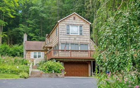 934 Peekskill Hollow Road