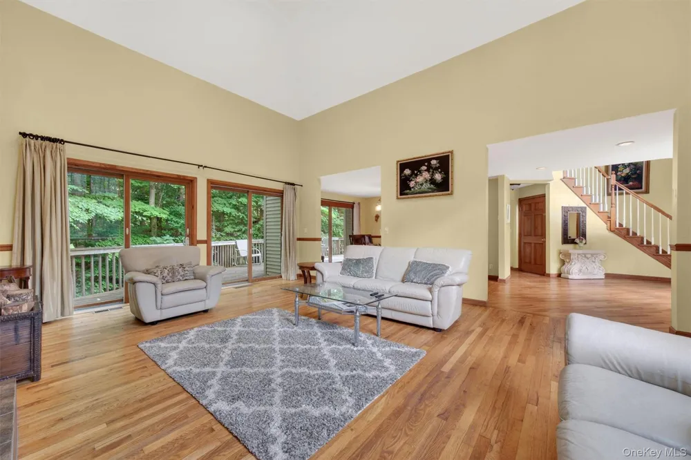 21 Huyler Drive Hyde Park, NY 12538