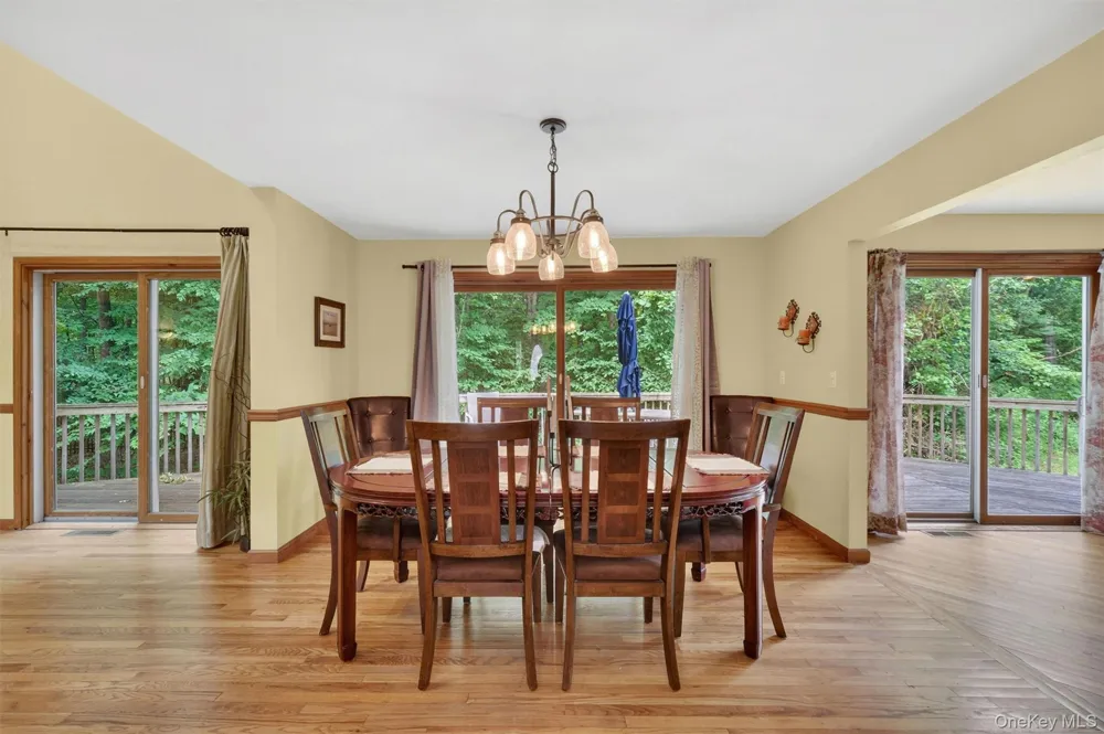 21 Huyler Drive Hyde Park, NY 12538