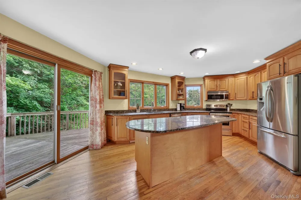 21 Huyler Drive Hyde Park, NY 12538