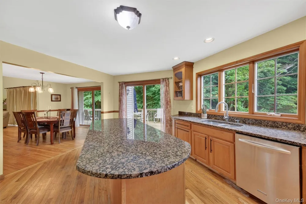 21 Huyler Drive Hyde Park, NY 12538