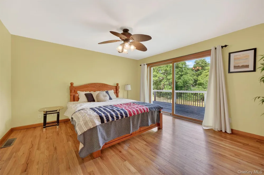 21 Huyler Drive Hyde Park, NY 12538