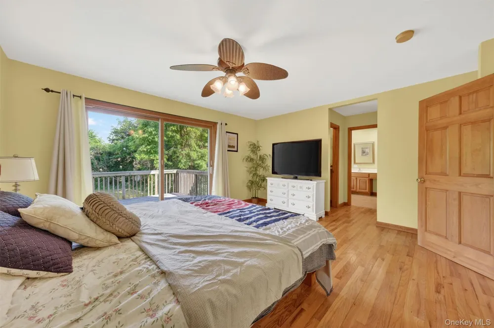21 Huyler Drive Hyde Park, NY 12538