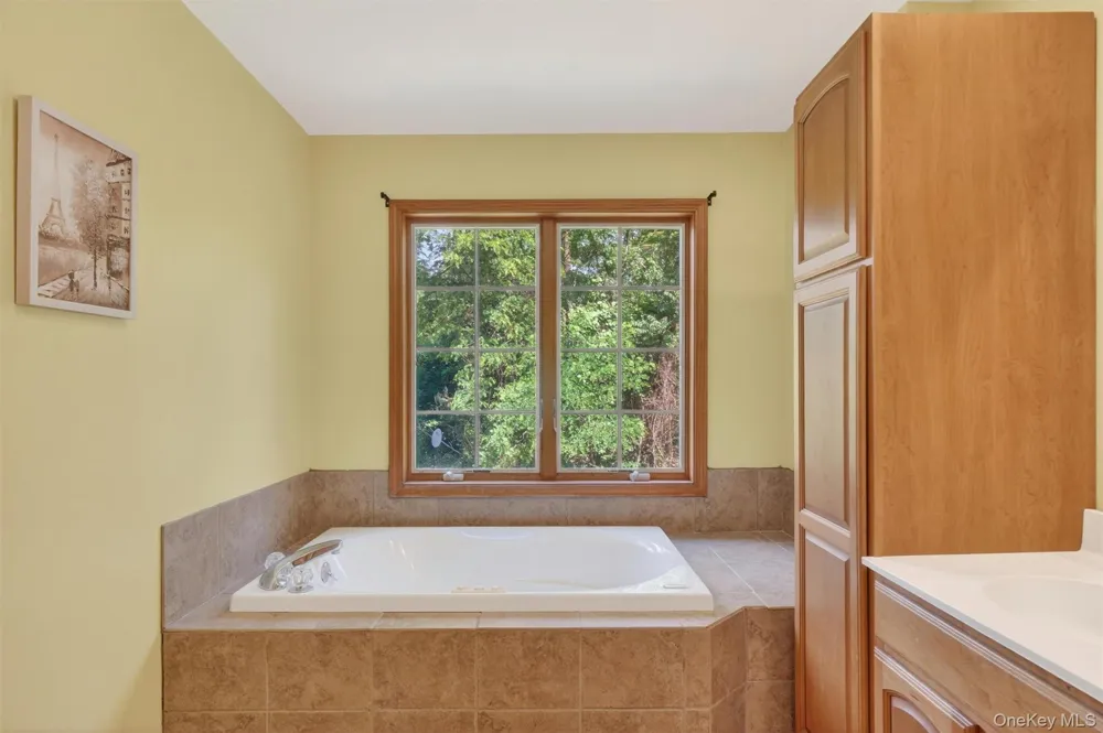 21 Huyler Drive Hyde Park, NY 12538