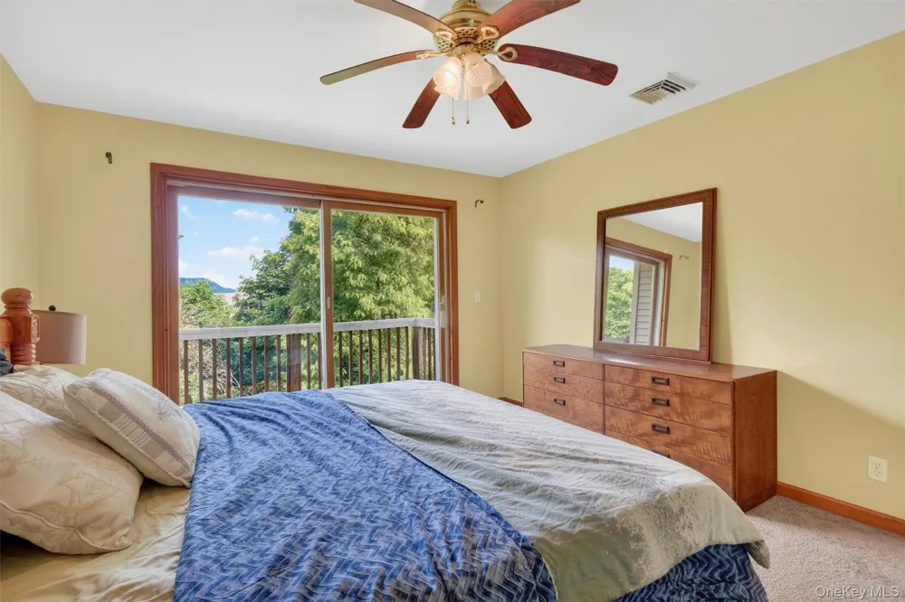 21 Huyler Drive Hyde Park, NY 12538