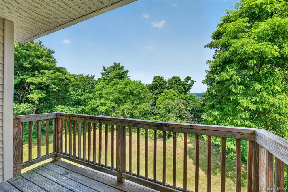 21 Huyler Drive Hyde Park, NY 12538
